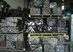 Mỗi ngày có hơn 10.000 tấn sắt thép phế liệu vào Việt Nam